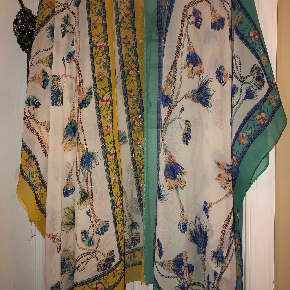 Beautiful Scarf Ruana Chicos OS - Picture 3 of 4